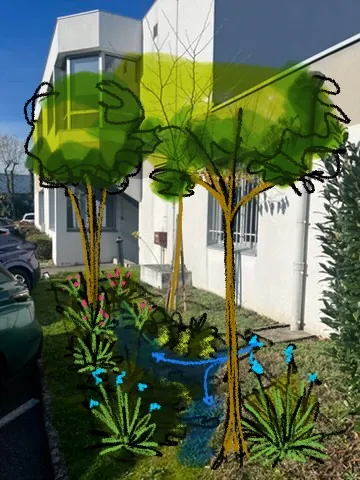 Deux arbres et une noue plantée à l'angle du bâtiment, là où l'eau de toiture et l'eau du parking se rejoignent.